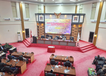 Fraksi Demokrasi Amanat Rakyat Indonesia Menyampaikan Pendapat Akhir, Setujui RAPBD Haltim 2026